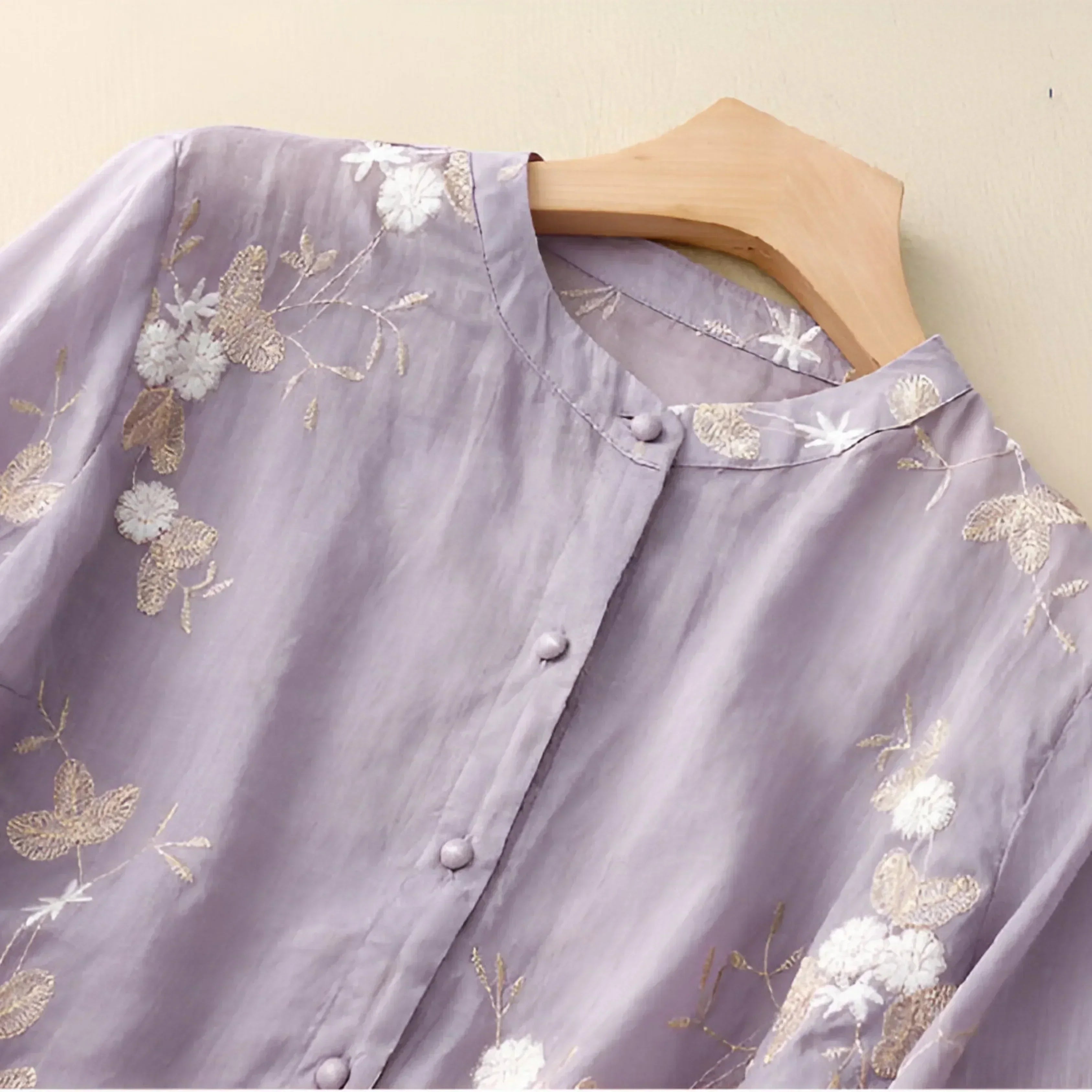 Mireille | Cotton Top with Embroidered Flowers